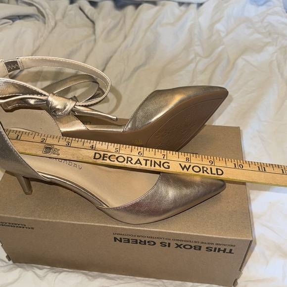 CL by Chinese Laundry “Outgoing Pump” Gold moonlight Metallic Color Size 8.5/39 - Picture 13 of 15